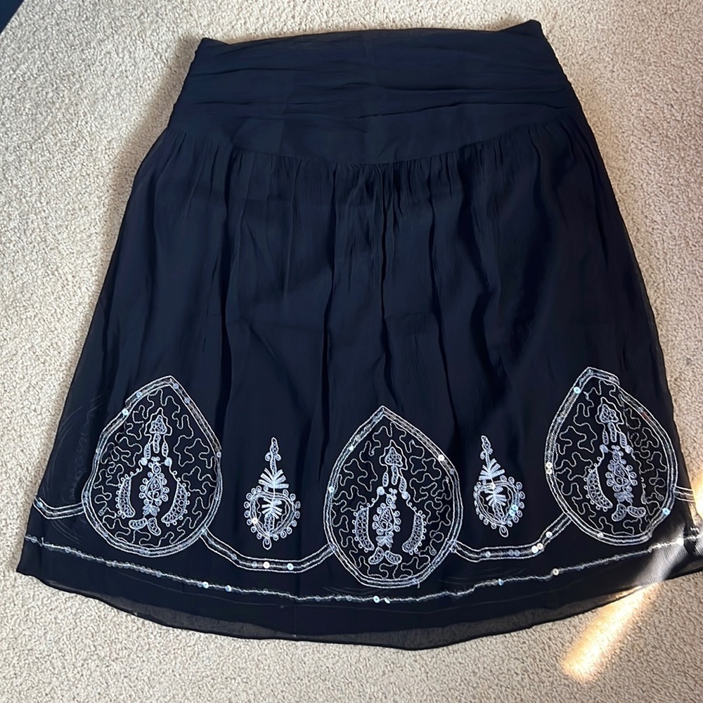 Nygärd collection 100% silk skirt with embroidered sequin detail